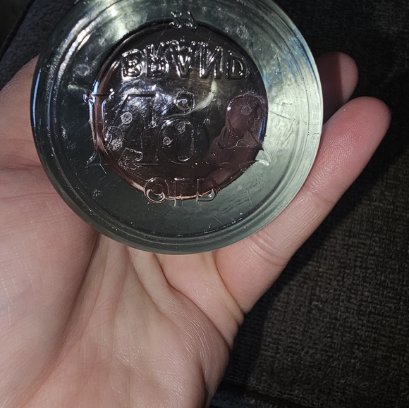 Jack Daniels etched snowflake whiskey glass 7.6" tall - Picture 6 of 7